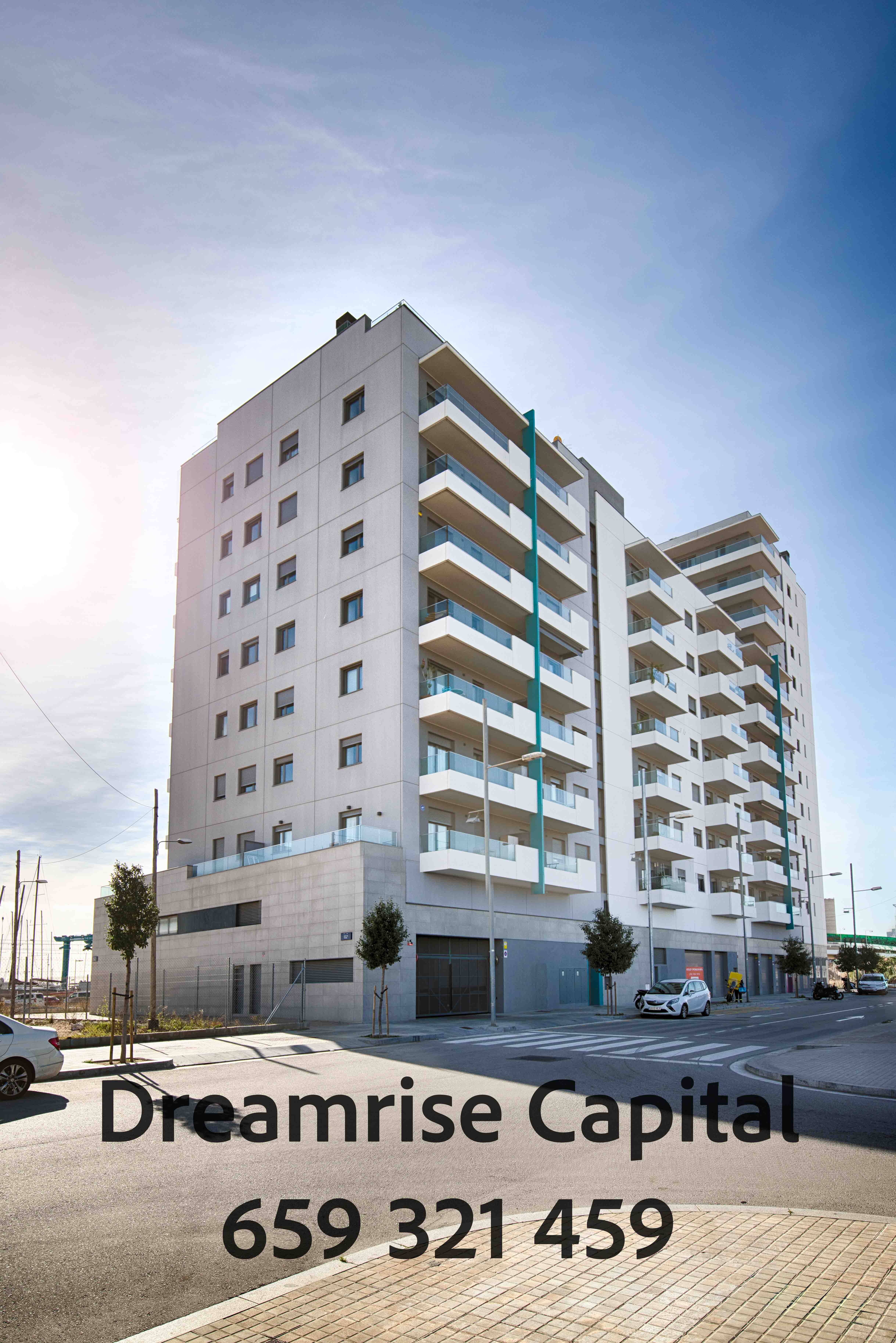 Obra nueva 2024 con terraza de 90 m² y vistas directas al Puerto de Badalona